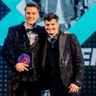 A ValMar tagjai taroltak a Creator Awards díjátadó gáláján